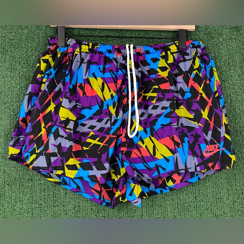 VTG 90’s Nike Spellout Colorful Abstract Lined Sprinter Short Shorts Mens Medium